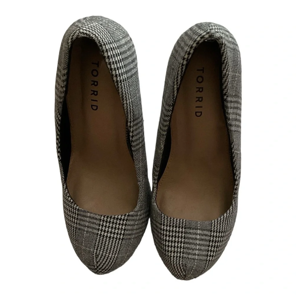 Torrid Block Heel Platform Pump Size 6.5 NWT‎